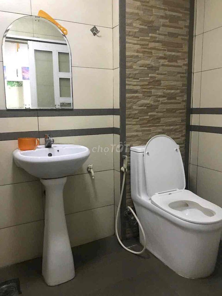 Căn hộ miếu nổi full nội thất 52m 1pn 1wc giá 11tr