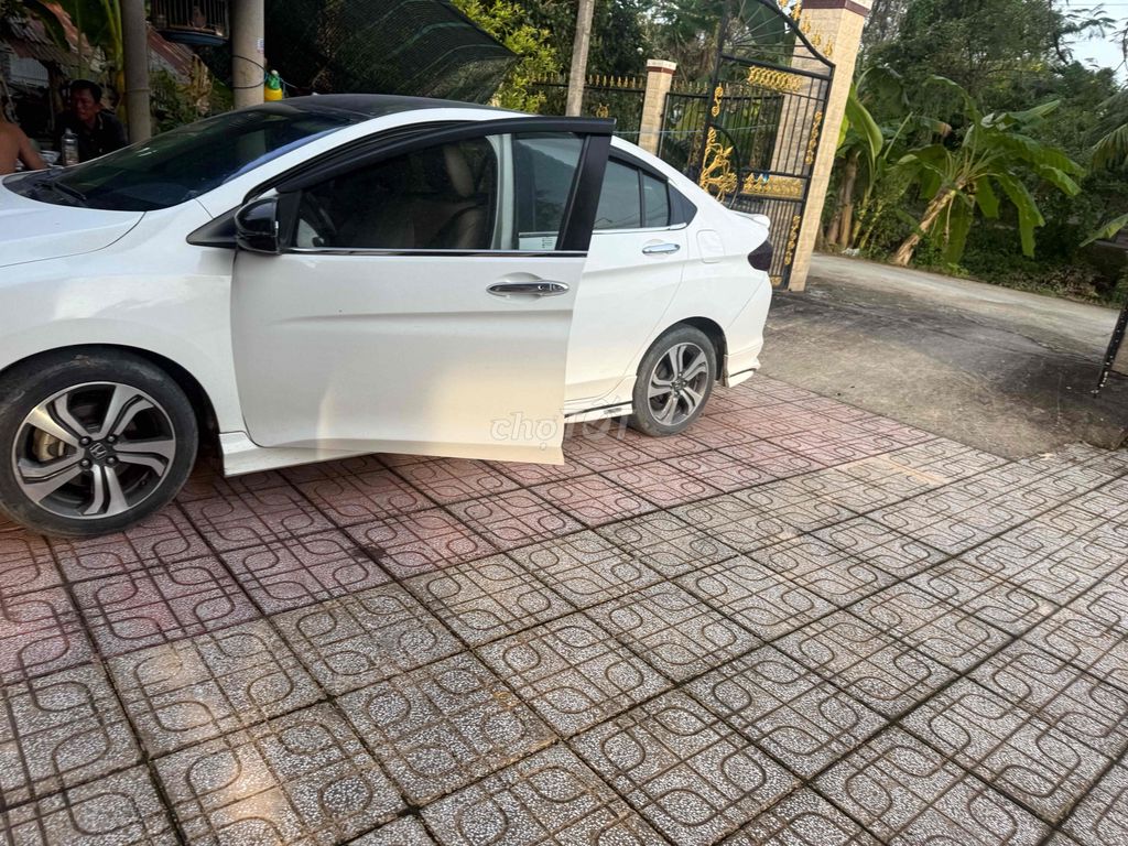 Honda City 2017 1.5 TOP - 123456 km