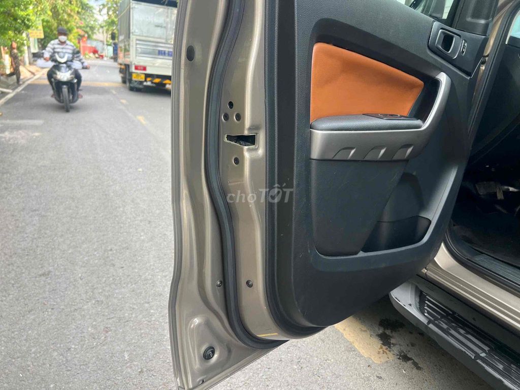 Ford Ranger 2020 XLS 2.2L 4x2 AT - 87000 km. Mua bán Ô tô tại Quận Bình Tân Tp Hồ Chí Minh được đăng bởi Lan pham  hình 7