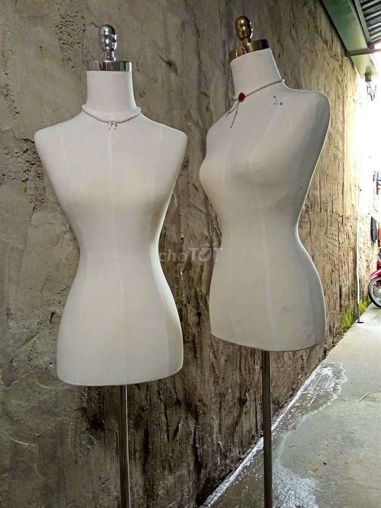Manocanh nữ eo nhỏ hông bè