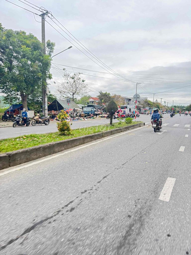 Chính Chủ Cần Bán Lô Đất Giá *** Thị Trường. Mua bán đất tại Thị xã Điện Bàn Quảng Nam được đăng bởi Lê Tự Giàu hình 1