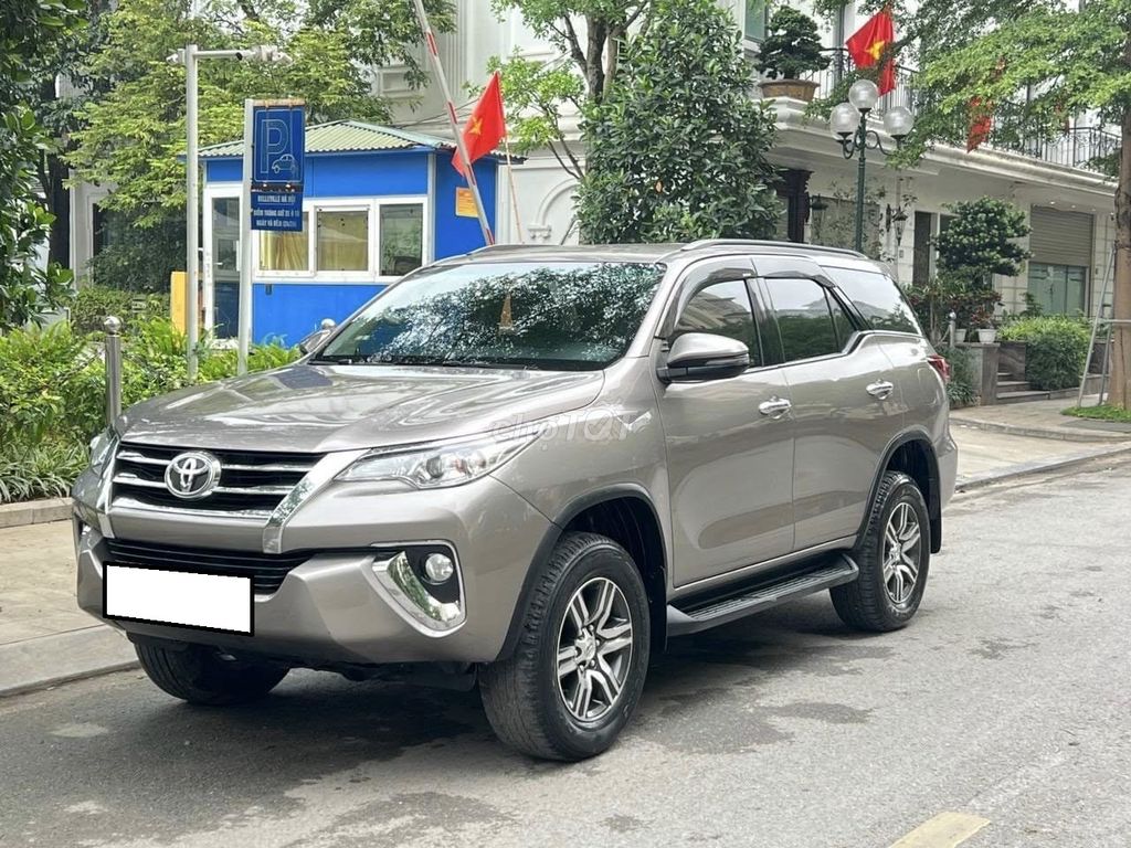 Toyota Fortuner 2.4G dầu tự động 2019 ghi vàng. Mua bán Ô tô tại Quận 12 Tp Hồ Chí Minh được đăng bởi Quang hình 2