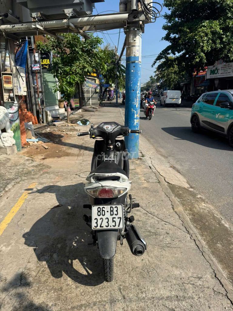 Suzuki Axelo Xanh Xe số