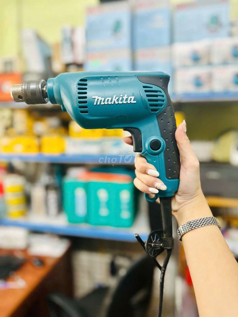 Thanh lý siêu rẻ Máy khoan Makita 10MM