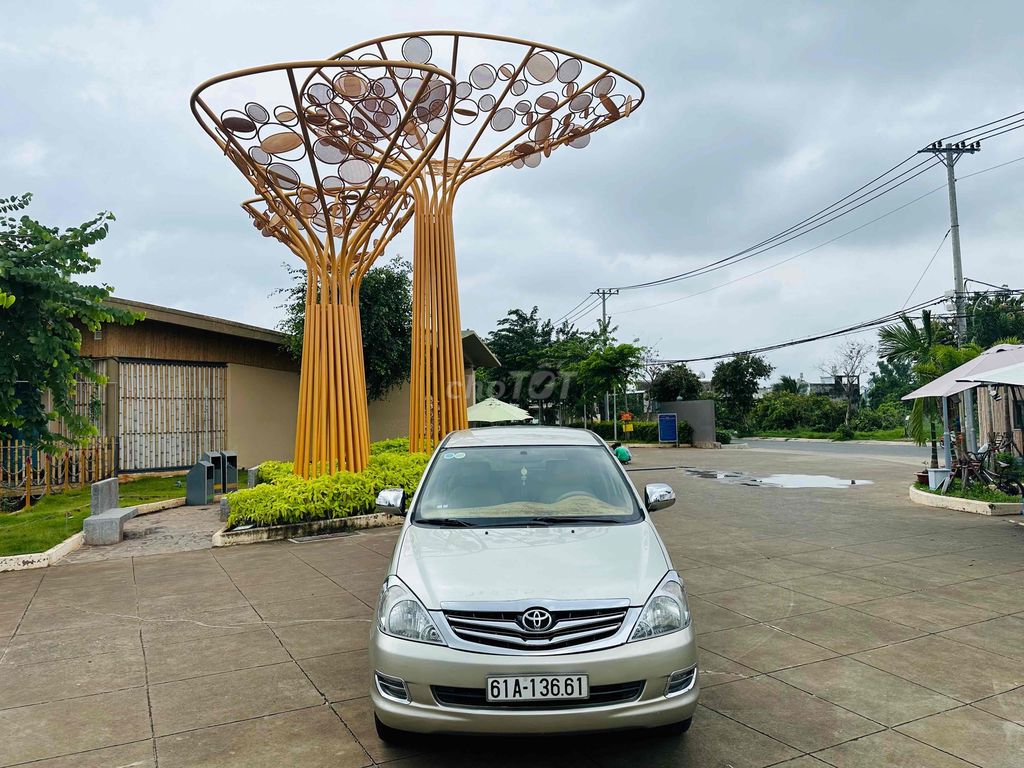 Toyota Innova 2006 G - 150000 km