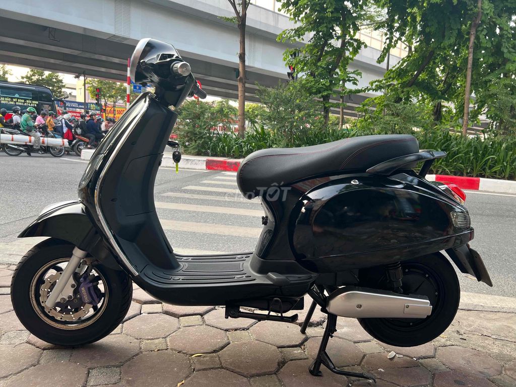 Xe điện vespa màu đen cực nét giá rẻ. Mua bán Xe điện tại Quận Bắc Từ Liêm Hà Nội được đăng bởi Kim ngân hình 4