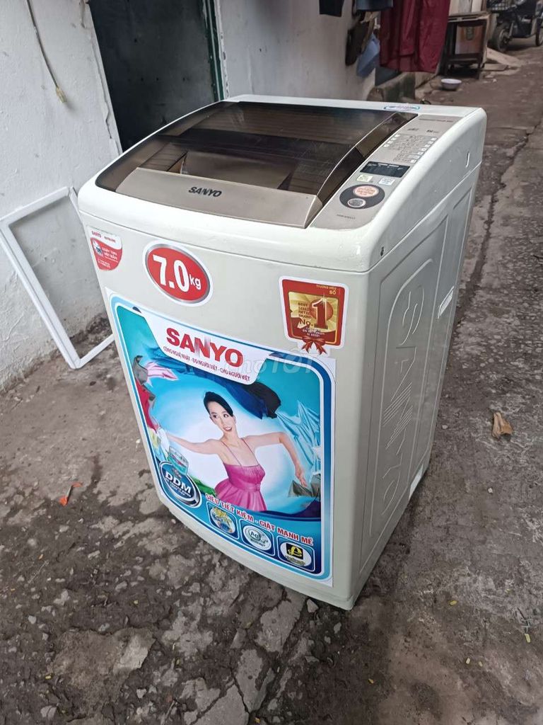 Cần thanh lý máy giặt Sanyo 7 kg Sài xuất ok