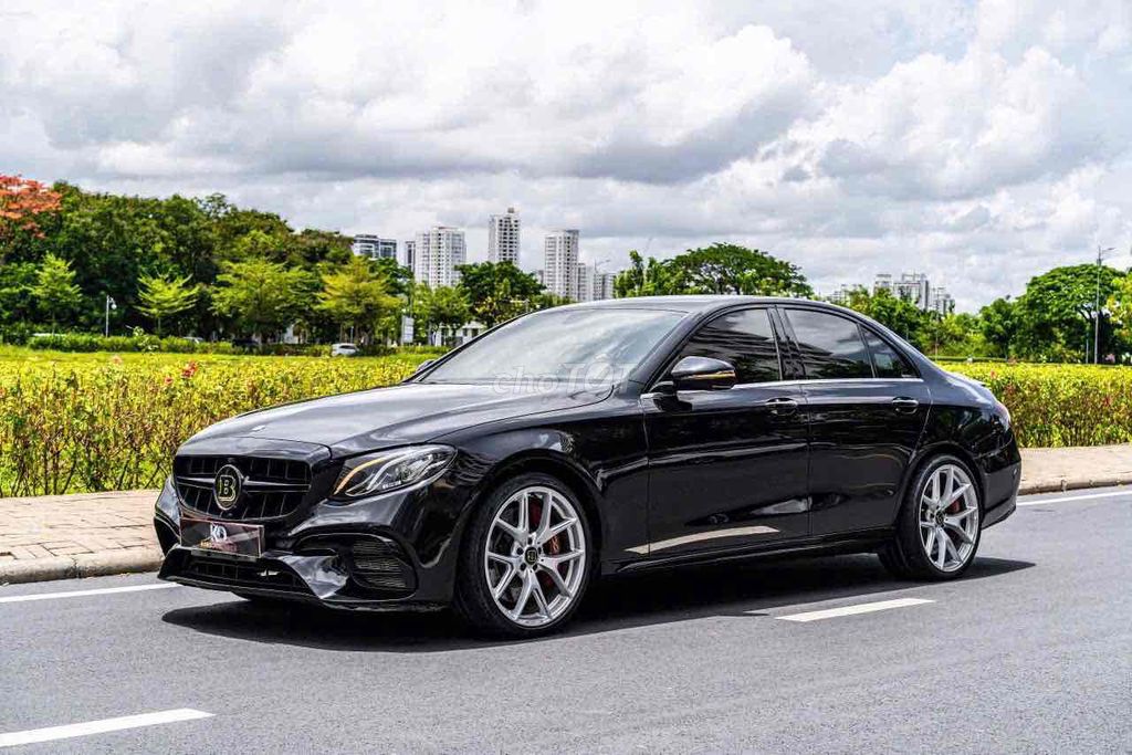 E200 2020 up full E63 màu đen nội thất nâu giá tôt. Mua bán Ô tô tại Quận 7 Tp Hồ Chí Minh được đăng bởi Dương Phương hình 3