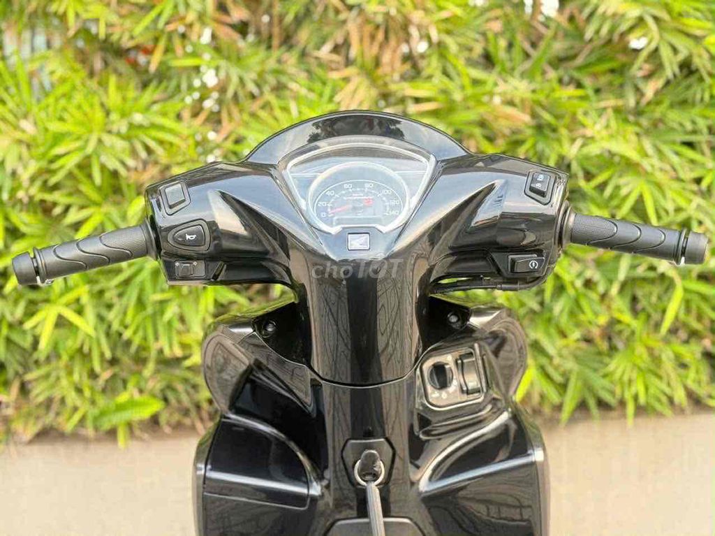 Vision 2022 Серый ламбо. плохая задолженность, автопикап tt 14trieu