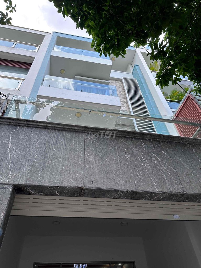 Аренда · 4 комн. · 90 м² · Quận Bình Tân, ул. Đường số 28