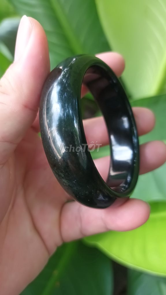 Bán vòng ngọc bích xanh đen tự nhiên 19ly lỗ 59mm