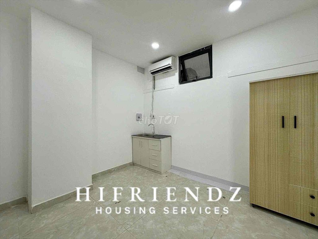 STUDIO THANG MÁY SẴN TỦ ĐỒ