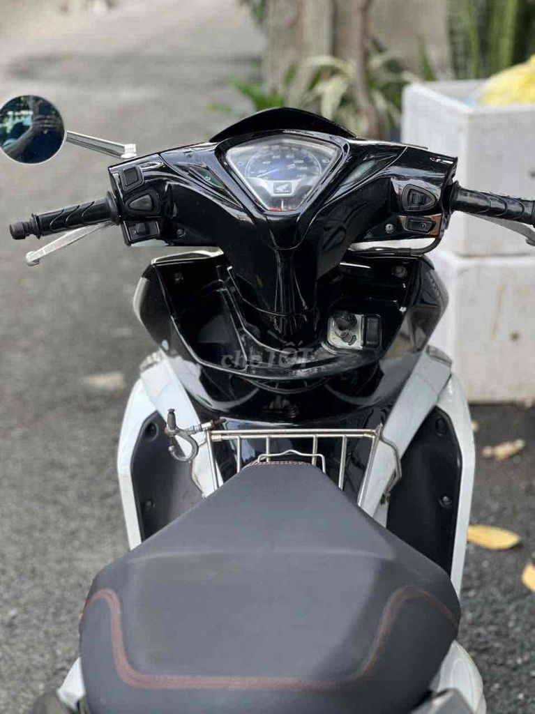 Honda Airblade белый, скутер
