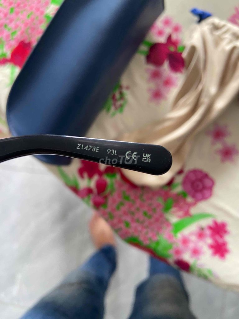 Kính râm Louis Vuitton Z1478E Đen. Mua bán Phụ kiện thời trang khác tại Quận Bình Thuỷ Cần Thơ được đăng bởi Máy Qua sử dụng zin hãng hình 1