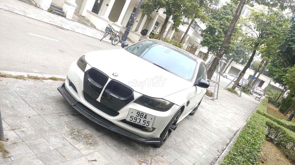 BMW 2010 Trắng 5 chỗ Tự động. Mua bán Ô tô tại Quận Nam Từ Liêm Hà Nội được đăng bởi Trần Văn Tú hình 4