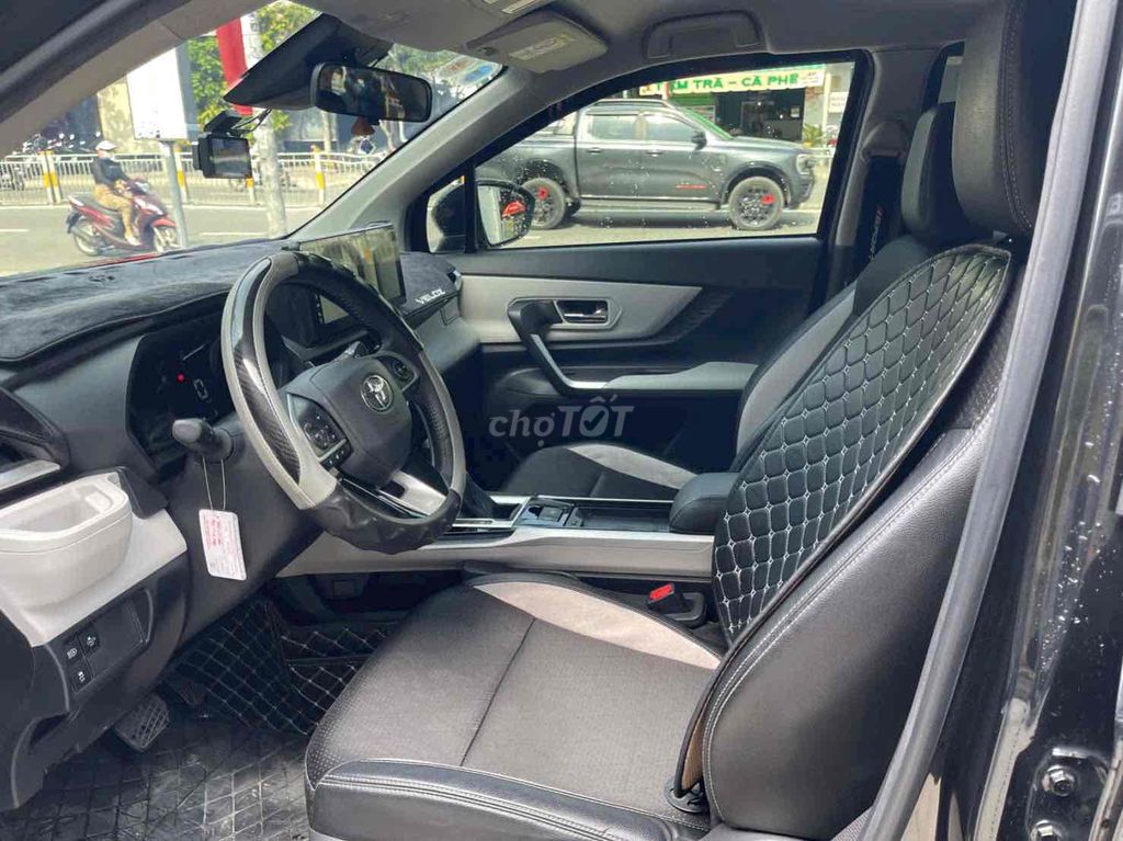 Toyota  Veloz  Cross Top 1.5 2023  - 48000 km. Mua bán Ô tô tại Quận Tân Phú Tp Hồ Chí Minh được đăng bởi Nguyễn Tân Xe Lướt  hình 4