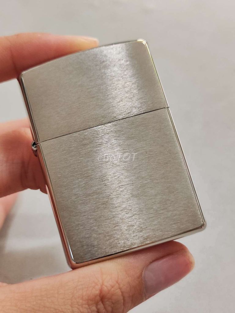 Zippo new k box 1997 ruột 98 lêch 1 năm cho phép