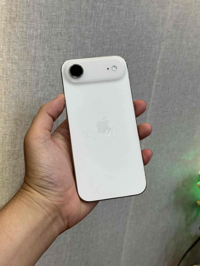 Iphone 17 Air 256GB Gold VN Pin 100 Bh 9/2026 99%. Mua bán Điện thoại tại Quận Ninh Kiều Cần Thơ được đăng bởi Quý Mobile Cần thơ hình 1