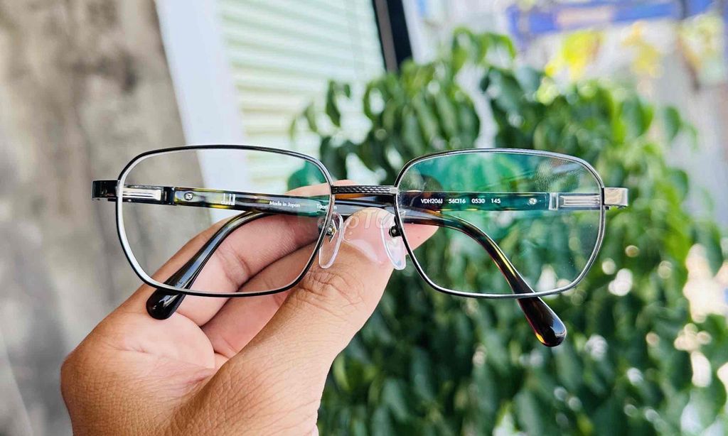 Kính mắt Alfred Dunhill Nam Mới 99%. Mua bán Phụ kiện thời trang khác tại Quận 12 Tp Hồ Chí Minh được đăng bởi Phan Đức Anh hình 1