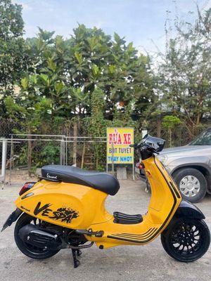 Piaggio Vespa Sprint 2015 Vàng. Mua bán Xe máy tại Huyện Củ Chi Tp Hồ Chí Minh được đăng bởi HuỳnhLâm Bổn
