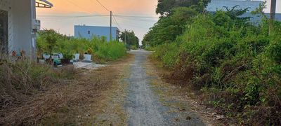 Bán nhà KDC Đông Phú