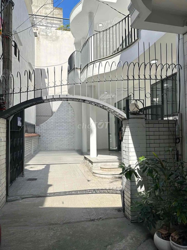 Аренда · 3 комн. · 140 м² · Quận Tân Bình, ул. Đường Lam Sơn