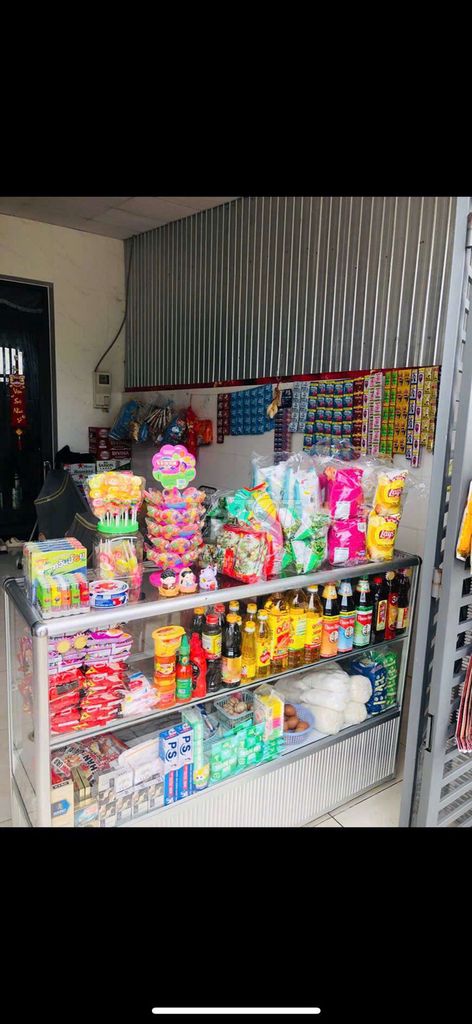 Tủ trưng bày Kính Nhôm có bánh xe Mới. Mua bán Tủ, kệ gia đình tại Thành phố Rạch Giá Kiên Giang được đăng bởi triệu long hình 1