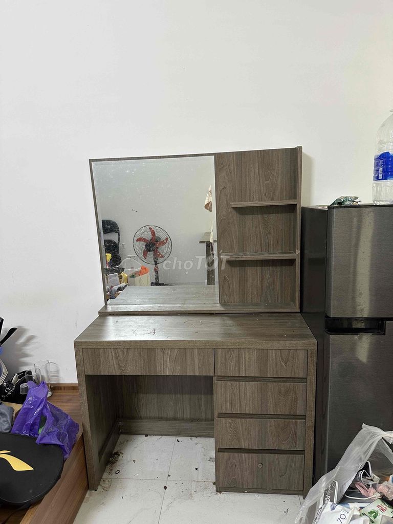 Bàn trang điểm gỗ Nâu 1m2. Mua bán Bàn ghế tại Quận Thanh Xuân Hà Nội được đăng bởi Hà hình 1