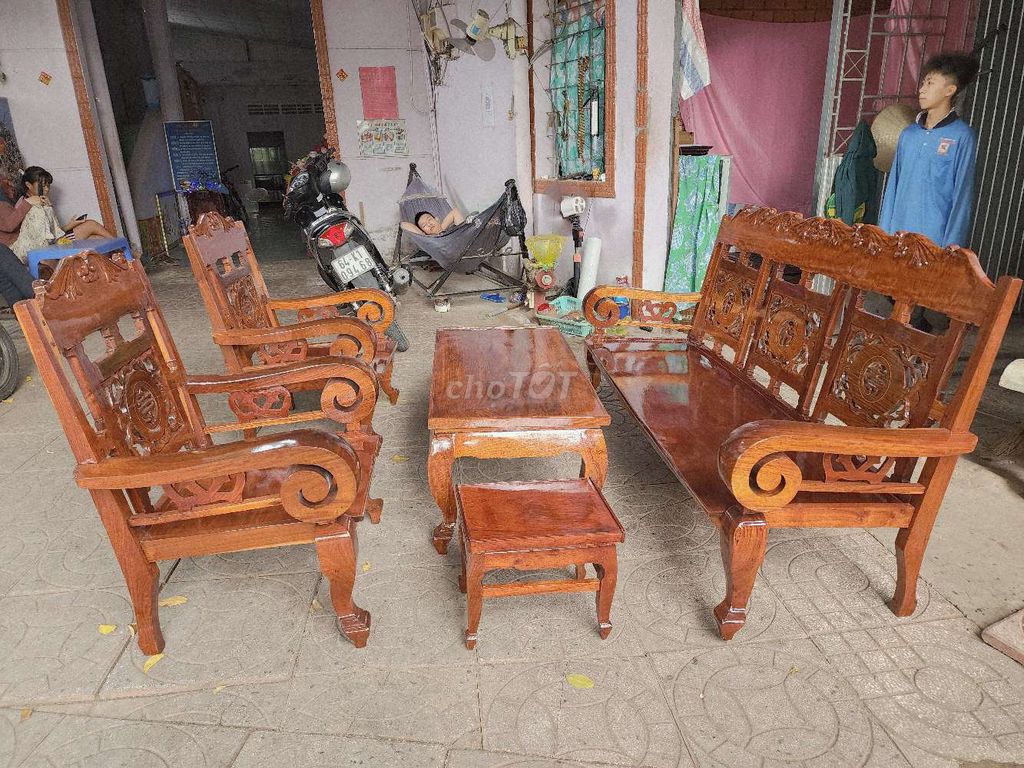 Bộ salon 6 món gổ bên! Xưa. Mua bán Bàn ghế tại Quận Bình Thuỷ Cần Thơ được đăng bởi Cường Đồ Gổ Cũ Xưa hình 1