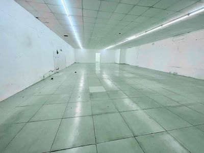 💥💥KHO MẶT TIỀN XE TẢI ĐẬU CỬA TRỆT 300m2