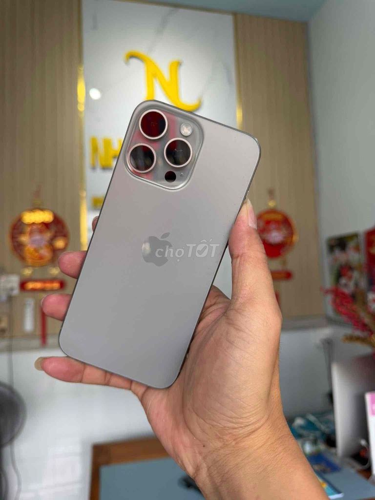 iPhone 15 PRM 512GB Titan QT LL/A ZIN ÁP PIN9x. Mua bán Điện thoại tại Thành phố Cà Mau Cà Mau được đăng bởi NHAN APPLE hình 1