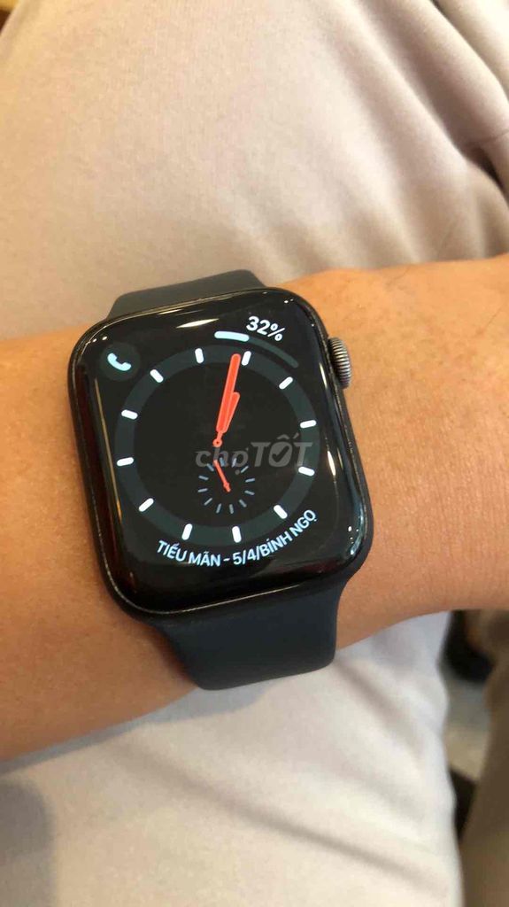 Apple Watch Series 4 Đen 44mm. Mua bán Thiết bị đeo thông minh tại Quận 1 Tp Hồ Chí Minh được đăng bởi Dat Vu hình 1