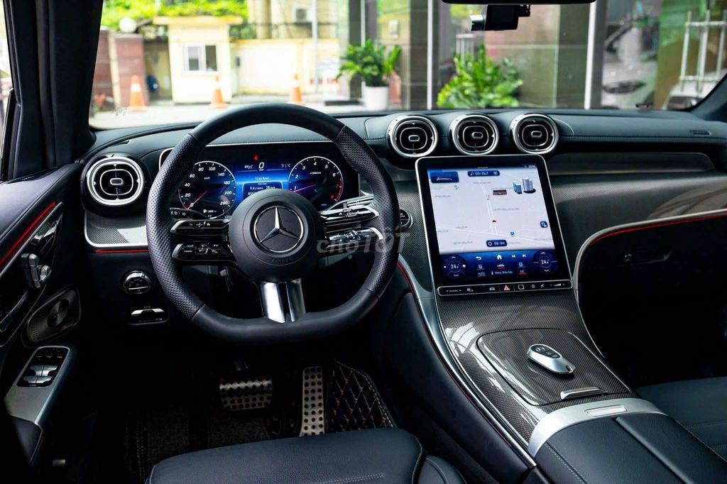 E cần bán Mercedes-Benz GLC300 AMG 4Matic sx 2023. Mua bán Ô tô tại Quận Tây Hồ Hà Nội được đăng bởi NGUYỄN TẢO hình 4