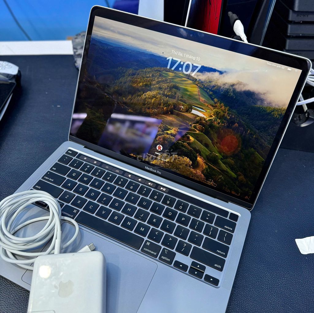 MacBookPro 2020 13' MYD82 M1 8GB/256GB – Like New