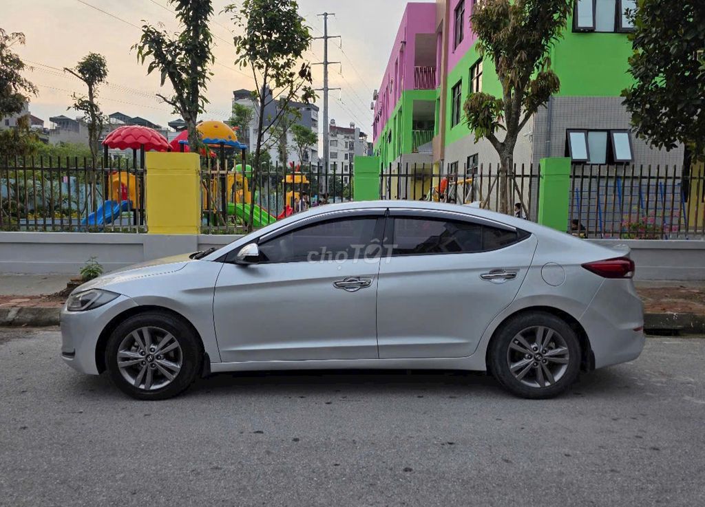 Hyundai Elantra 2016 xe tư nhân gia đình sử dụng. Mua bán Ô tô tại Quận Hà Đông Hà Nội được đăng bởi A Thịnh hình 8