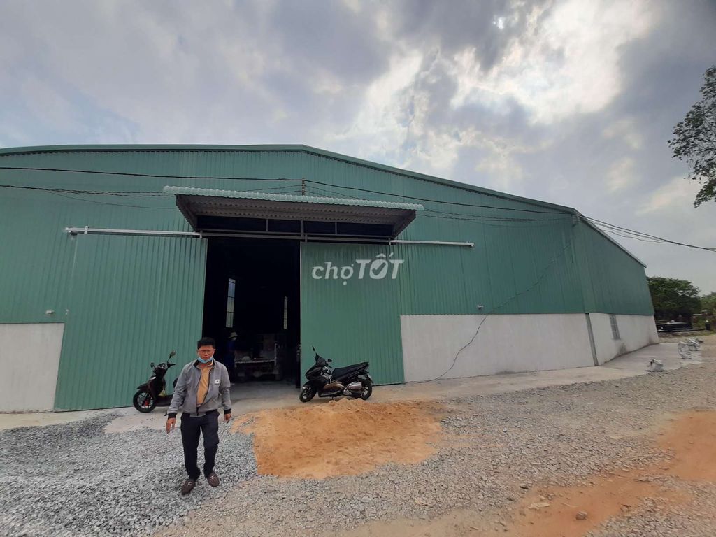 Cho thuê kho 1500m2, Pccc, Đường công 24/24. Tại Dĩ an, Bình dương