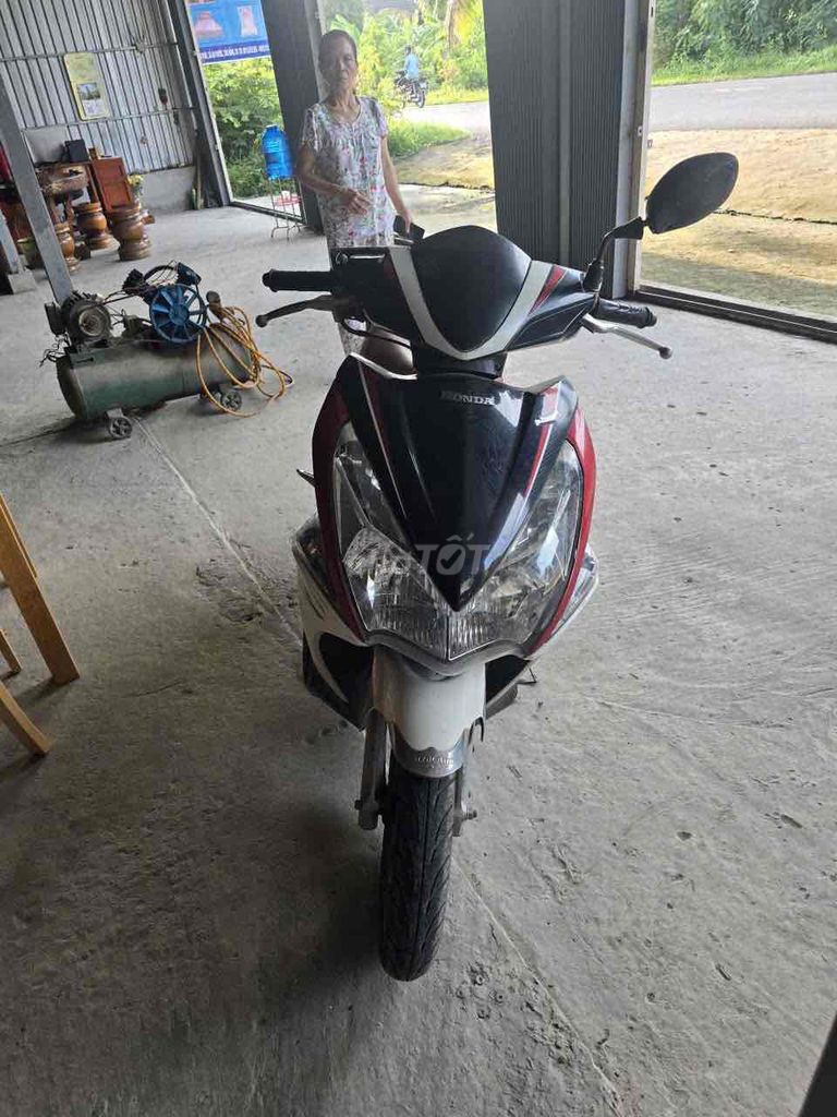 Air blade Fi. Mua bán Xe máy tại Thành phố Hồng Ngự Đồng Tháp được đăng bởi Tô Hái hình 2