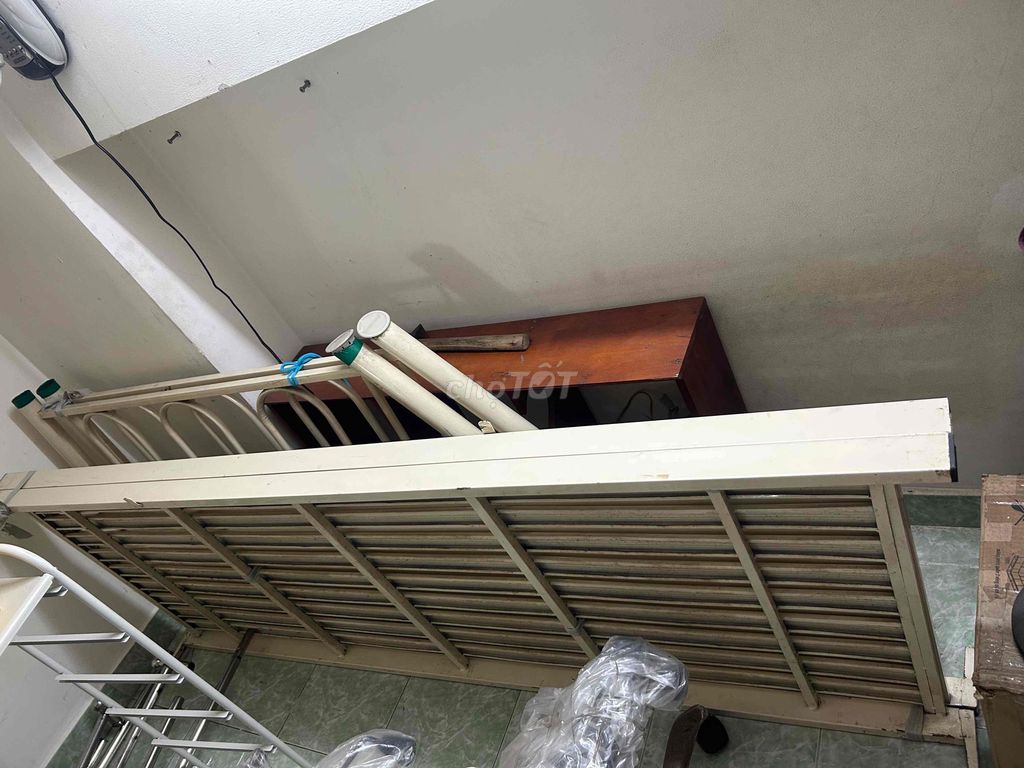 Giường sắt 1m4 x 2m Trắng kem. Mua bán Giường, chăn ga gối nệm tại Thành phố Dĩ An Bình Dương được đăng bởi Bich Tram Nguyen hình 1