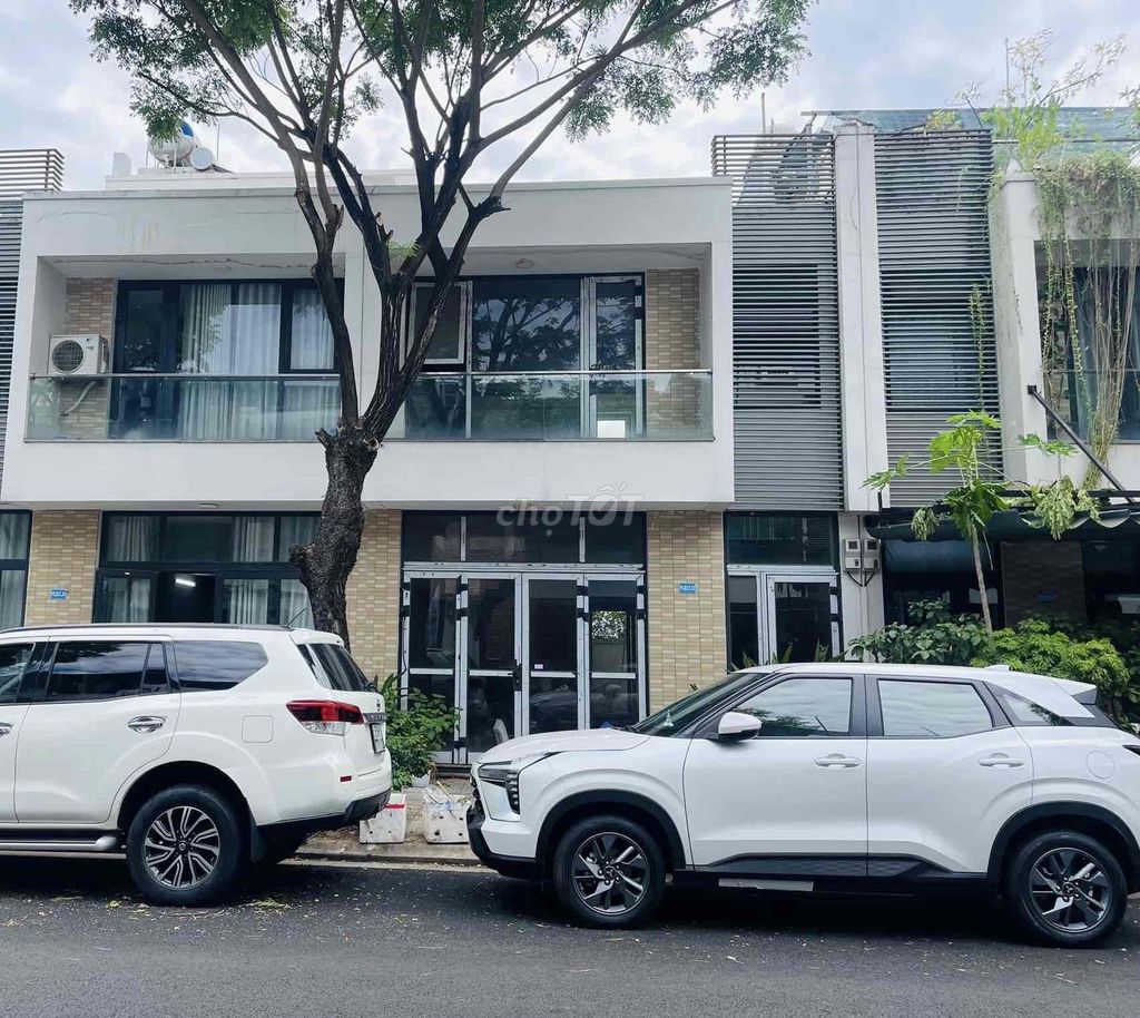 BÁN CĂN NHÀ THÔ 2 TẦNG TRỤC SHOPHOUSE FPT CITY - ĐƯỜNG 9.5M 🔥🔥🔥