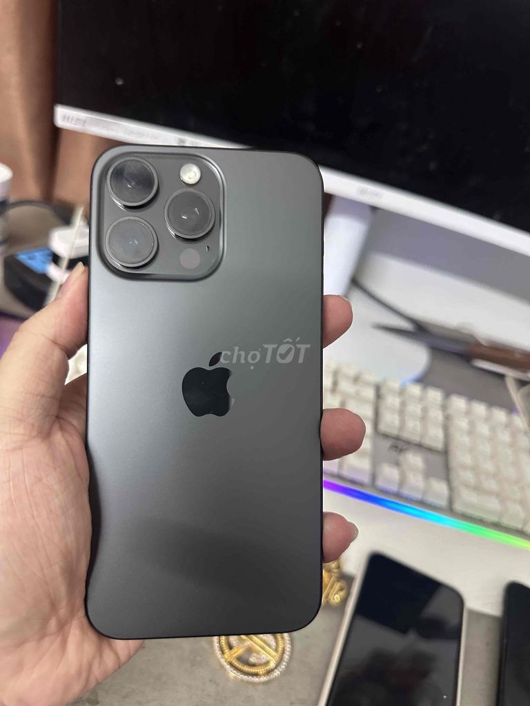 iPhone 15 Pro Max 256GB cần pass Máy đẹp, dùng giữ. Mua bán Điện thoại tại Quận Ba Đình Hà Nội được đăng bởi quỳnh hình 1