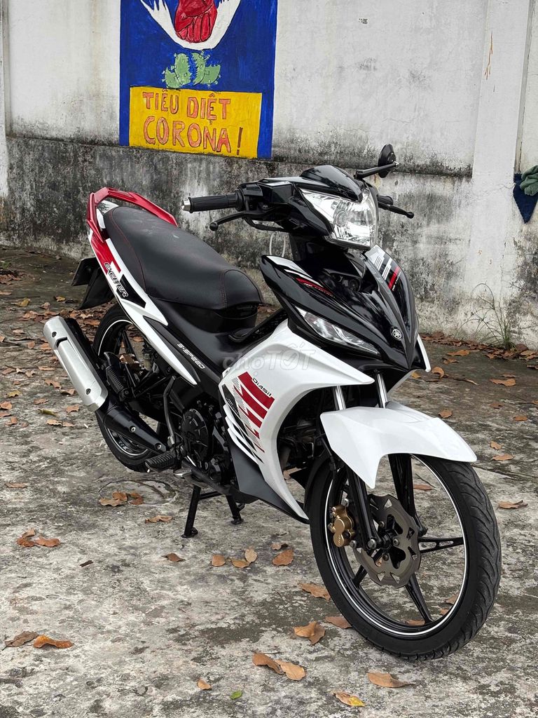 Yamaha Exciter 135 Trắng Đen Đỏ. Mua bán Xe máy tại Thị xã Bến Cát Bình Dương được đăng bởi xe máy trả góp tín nghĩa  hình 8