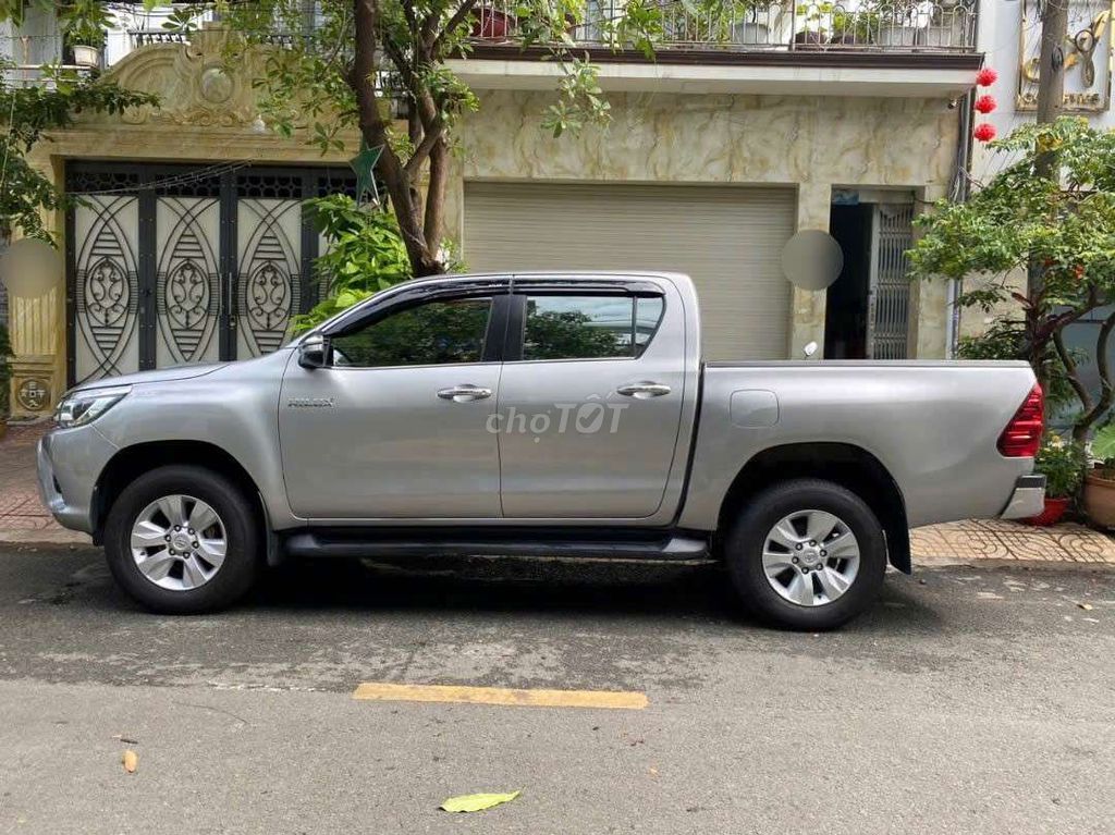 Toyota Hilux 2016 3.0G 4x4 AT - 180000 km