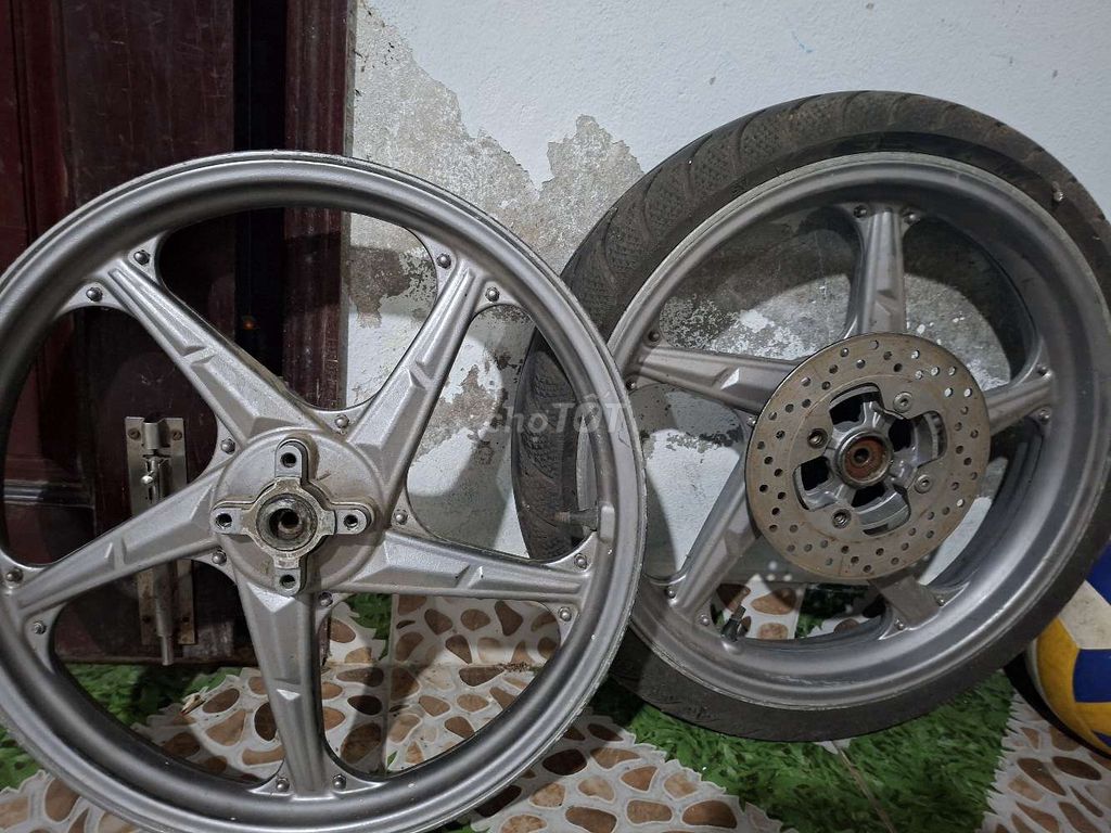 Mâm xe máy Exciter 150, 135 Đen, Bạc Hợp kim. Mua bán Phụ tùng xe tại Quận Cẩm Lệ Đà Nẵng được đăng bởi Lê Lâm hình 4