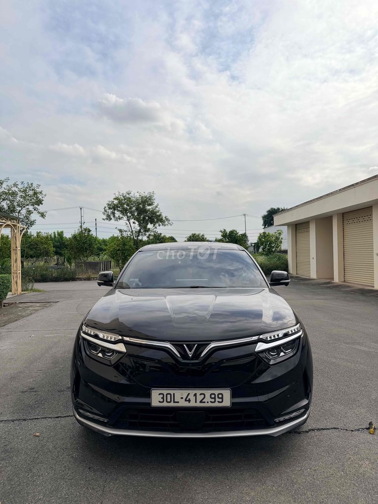 Vinfast VF8 Eco 2024 Черный 27000 км