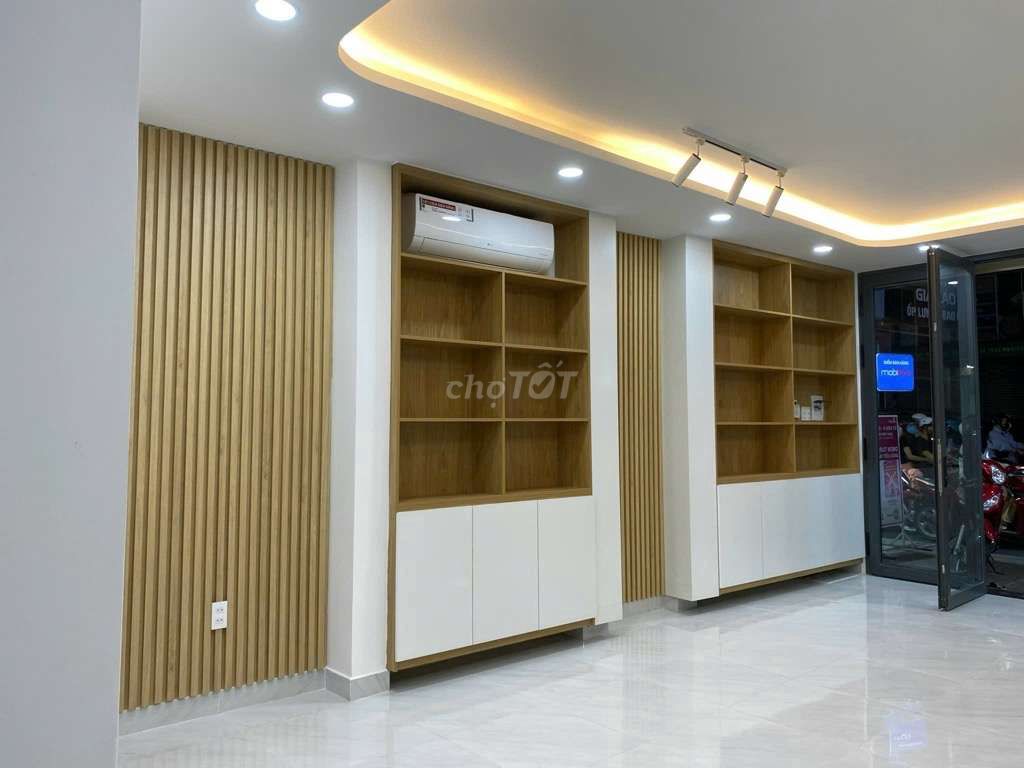 Bán nhà MTKD Nguyễn Kiệm, phường 4, PN, 70m2, 2 tầng, chỉ 12.39 tỷ TL.