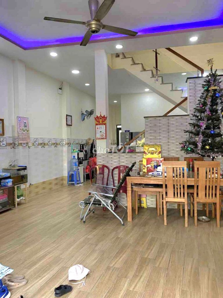 Bán nhà ngang 5.6m hẻm 4m gần Lê Văn Khương 3PN giá hơn 4 tỷ