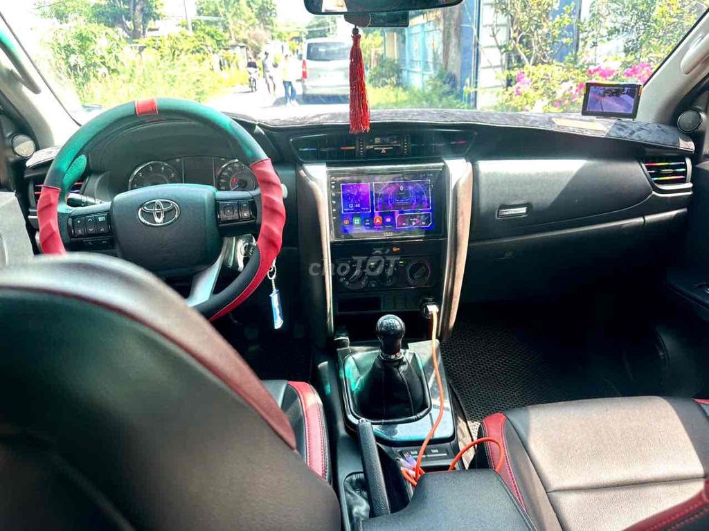 Toyota Fortuner 2017 Dầu Số sàn 68000 km Xám. Mua bán Ô tô tại Huyện Hóc Môn Tp Hồ Chí Minh được đăng bởi Trần Văn Đoan hình 5