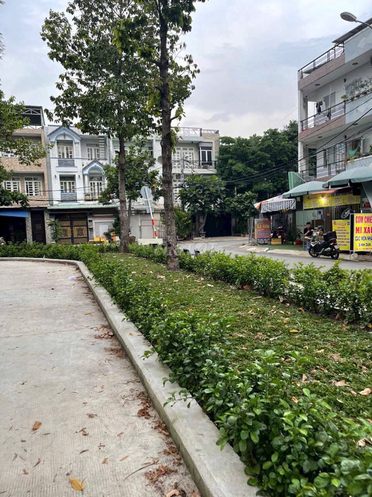 Đất đẹp chợ đầu mối hóc môn. Mua bán đất tại Huyện Hóc Môn Tp Hồ Chí Minh được đăng bởi Phan Vinh Thanh hình 1