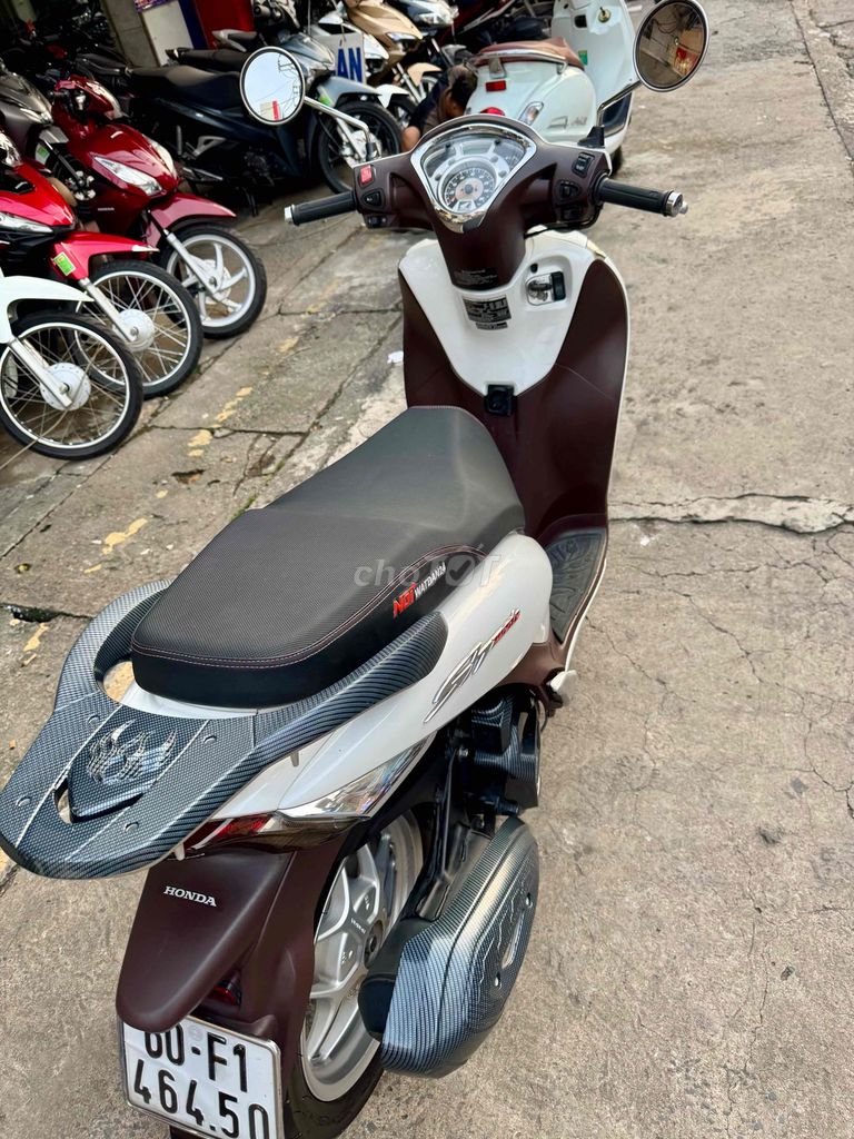 🔵🔵 SH Mode trắng nâu cuối 2014 rất đẹp có góp. Mua bán Xe máy tại Thành phố Biên Hòa Đồng Nai được đăng bởi XE MÁY CŨ THÀNH MỸ  hình 9