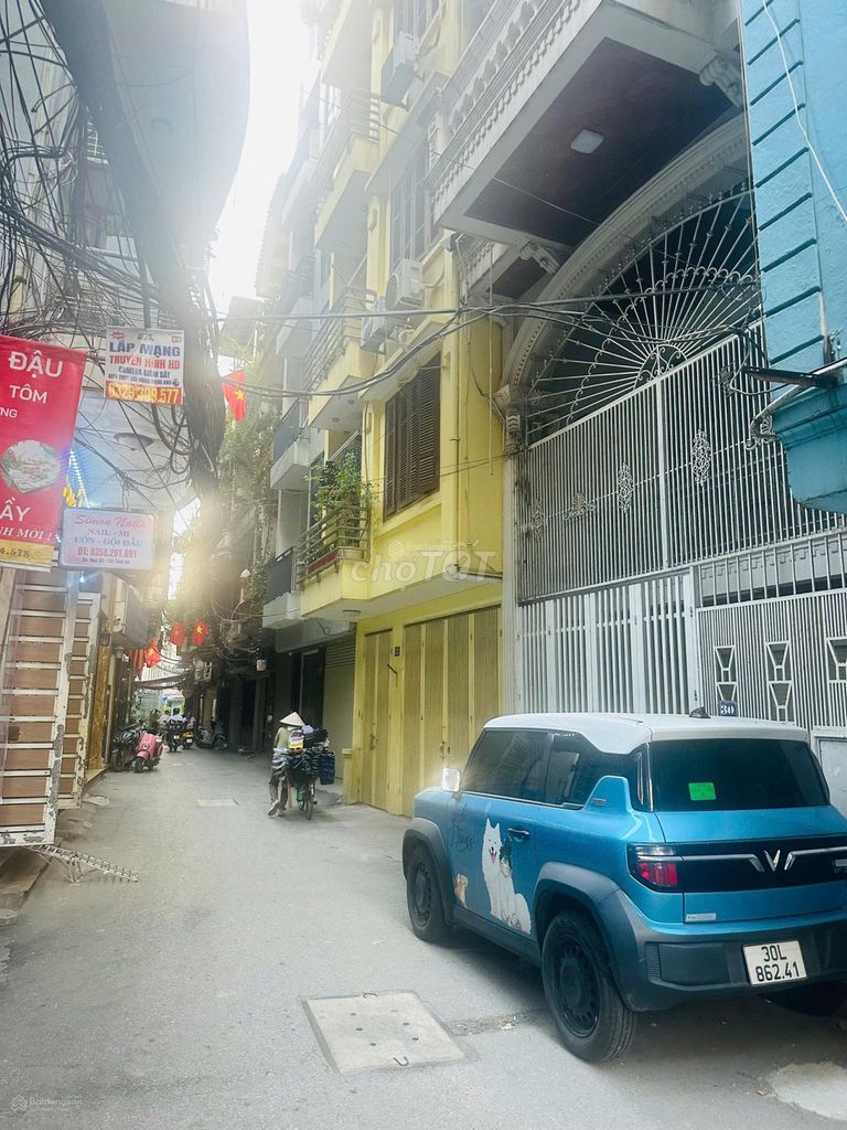 Владелец продает 5-этажную квартиру KBT по адресу: 131 Thai Ha Lane